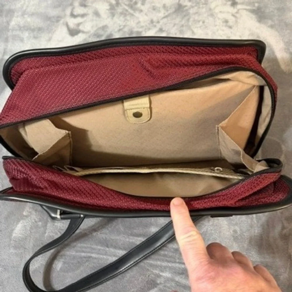 Samsonite Carry-On Bag Unisex Burgundy Overnight Mesh Travel Tote Bag 17X11X8